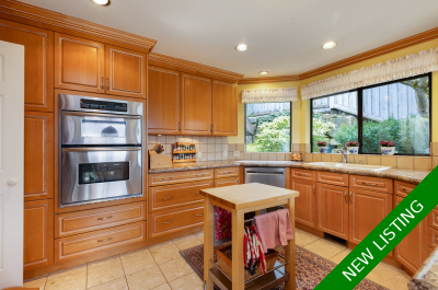 Upper Caulfeild Townhouse For Sale: Sahalee - 3 Bed plus den